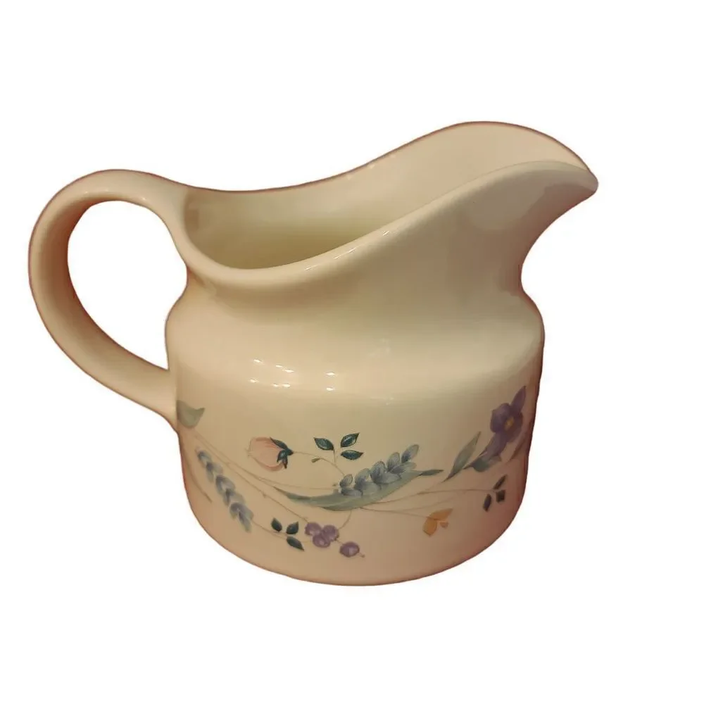 Pfaltzgraff  April Gravy Syrup Boat